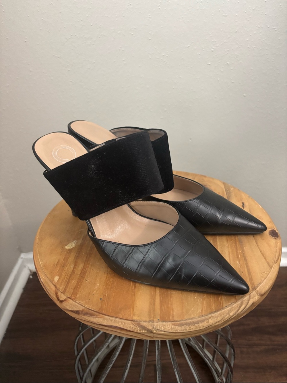 Journee Collection Black Croc-Embossed Pointed Mule Heels with Wide Strap - Picture 3 of 3